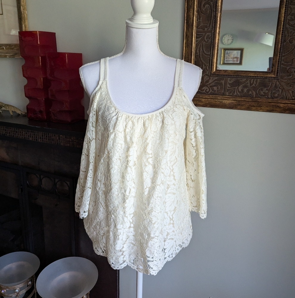 White House Black Market Women's Small Ivory Lace Cold-Shoulder Top Romantic 115